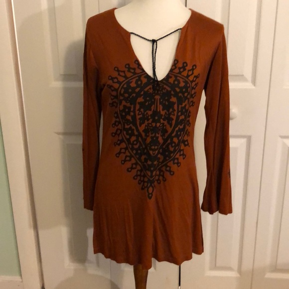 Yak n Yeti Tops - Yak & Yeti long bell sleeved v-neck shirt, L